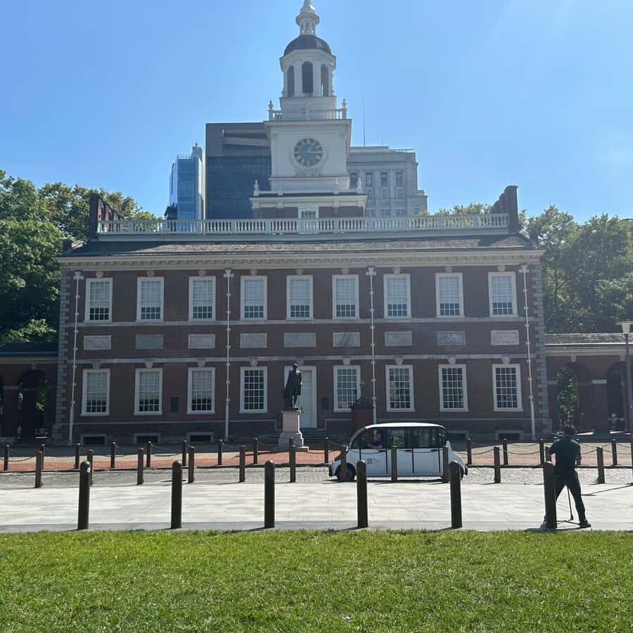 2 Hour Electric Cart Tour of Philadelphia with Local Guide - Chinatown and the Friendship Arch, plus the final return near Reading Terminal Market