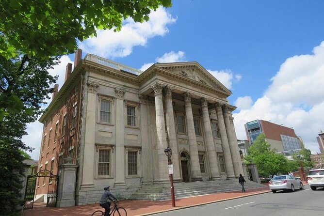 Alexander Hamilton Private Group Walking Tour in Philadelphia - President’s House and the early government that Hamilton had to work with
