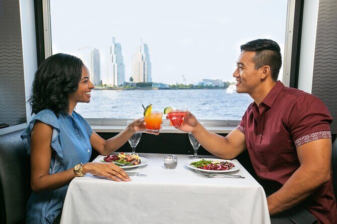 City Cruises Philadelphia: Signature Buffet Lunch Cruise - Buffet lunch on a moving (but calm) platform: what’s included