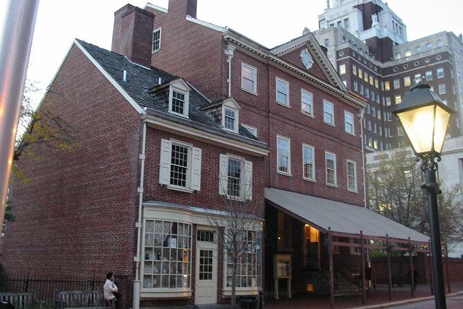 Dark Philly Adult Night Tour - Independence Hall: the founding ideals and the brothel next door