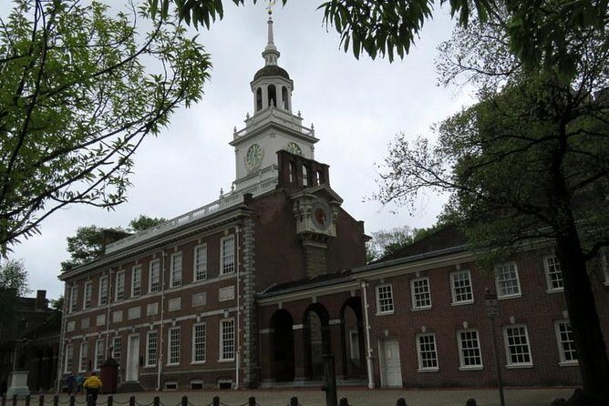 Discovering Colonial Philadelphia Private Walking Tour - Elfreth’s Alley: America’s oldest lived-in street