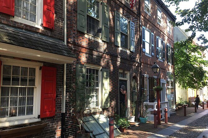 Founding Phantoms Adult's Only Walking Tour - Night Philly With Adults Only: What This Walk Really Delivers