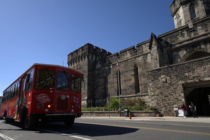 Halloween Trolley Tour "Terror Beyond the Walls" - What you actually get: multiple story stops, not one big spectacle