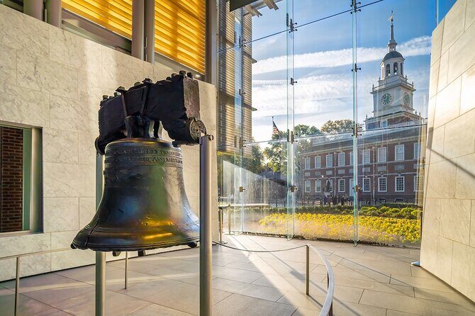 Historic Sites of Philadelphia Self-Guided Walking Audio Tour - Stop 2: outside the Betsy Ross house—flag story plus music