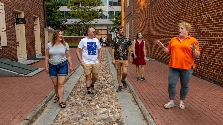Independence Mall: Liberty Bell, Betsy Ross, Christ Church - Christ Church Burial Grounds and the Benjamin Franklin Finish