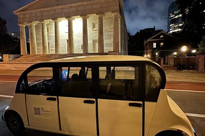 Philadelphia 1-Hour Evening Electric Cart Tour - Independence Hall at night: more than a photo stop