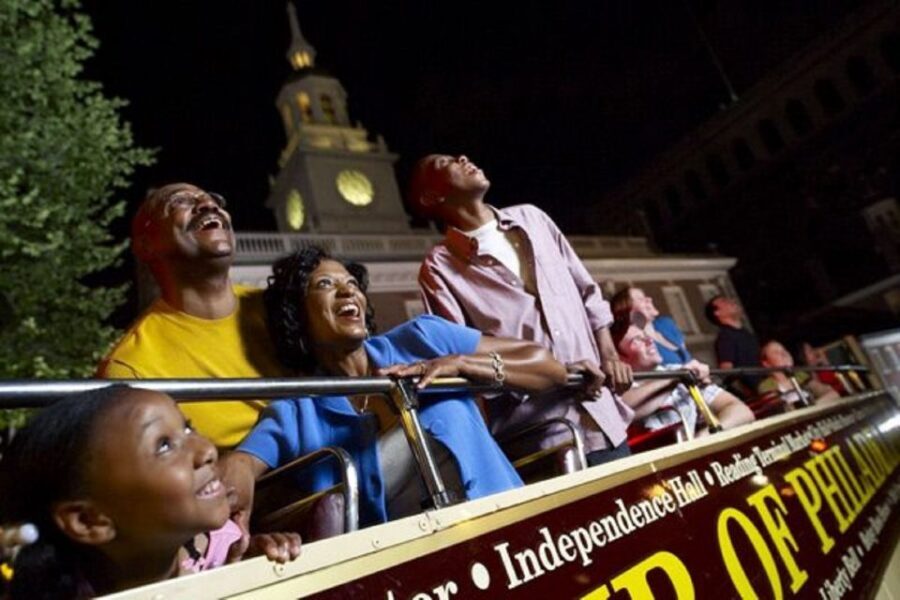 Philadelphia By Night Tour - The double-decker angle: how the lights change the city