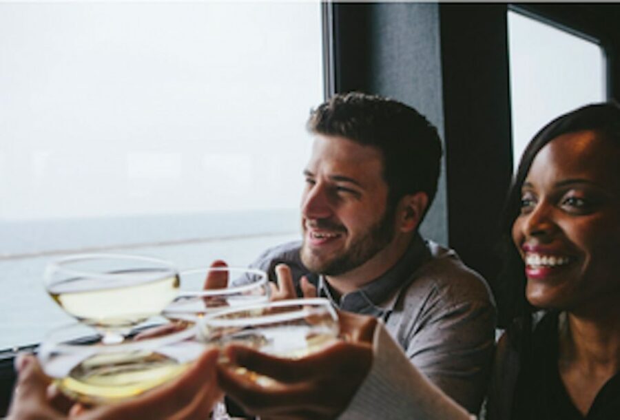 Philadelphia: Christmas Eve Gourmet Brunch or Dinner Cruise - Drinks and the bar math: what’s included vs what costs extra