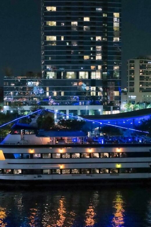 Philadelphia: Christmas Eve Gourmet Brunch or Dinner Cruise - Who this Christmas Eve cruise fits best