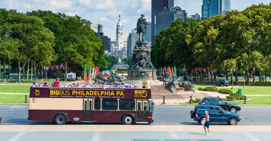 Philadelphia: Double-Decker Sightseeing Bus Tour - Getting your bearings on an open-top double-decker loop