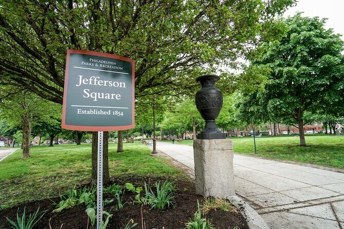 Philadelphia Founding Father Quest and Self-Guided Tour - President’s House Site Archaeological Excavation: take your time without losing the thread