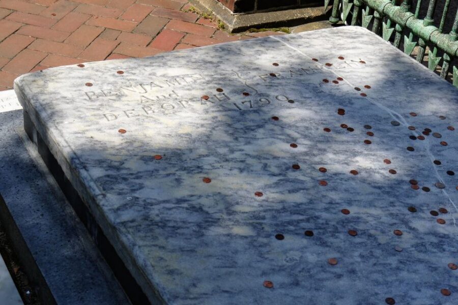 Philadelphia: History, Highlights & Revolution Walking Tour - Betsy Ross House and the Photo Moment That Makes History Stick