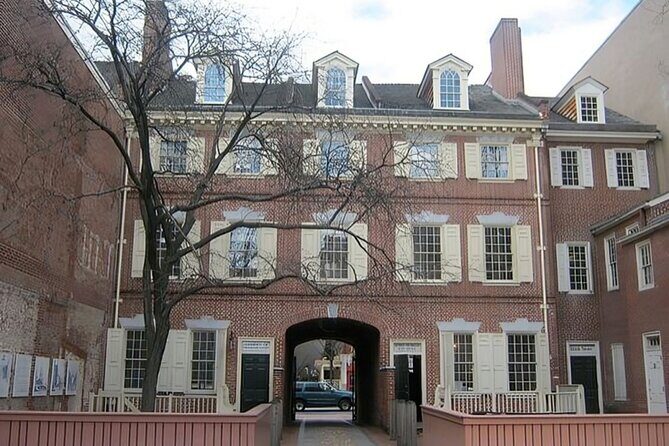 Philadelphia Must-See Private Walking Tour With A Guide - Timing and pacing: why the 15–20 minute stops work