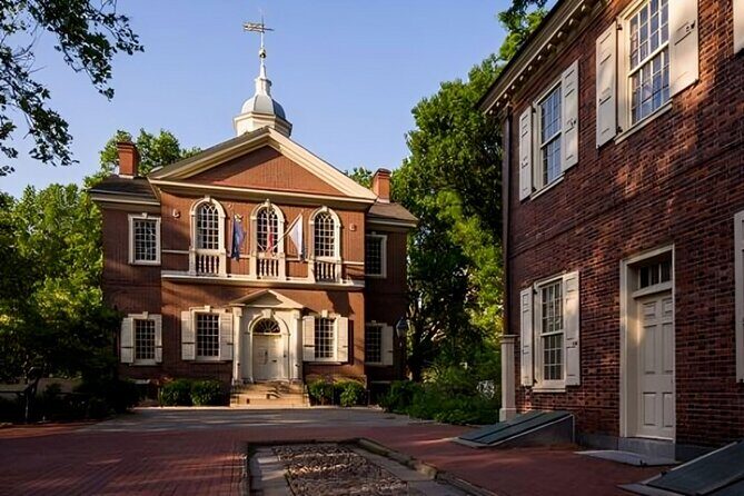 Philadelphia Must-See Private Walking Tour With A Guide - Stop-by-stop: what each location is really adding