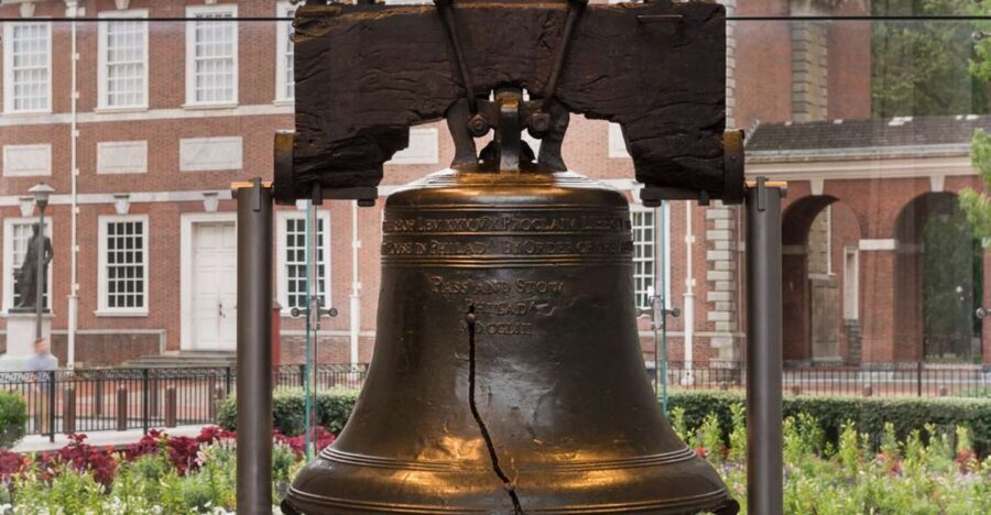 Philadelphia: Revolution and The Founders History Tour - Entering the Revolution at the Independence Visitor Center