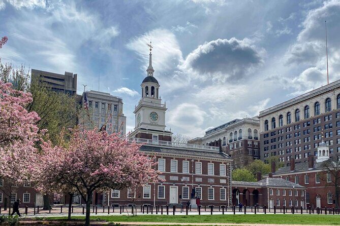 Philadelphia Walking Tour: A Lot of Colonial Nonsense - The “colonial nonsense” concept: what the guide is doing with the route