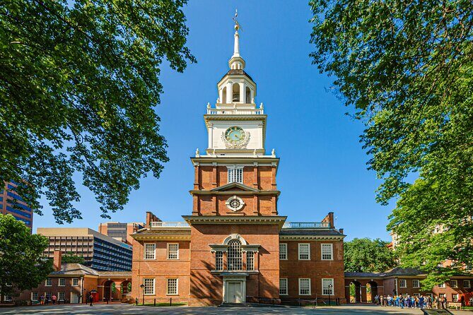 Philadelphia Walking Tour: A Lot of Colonial Nonsense - How to get the most from short stops (without losing your vibe)