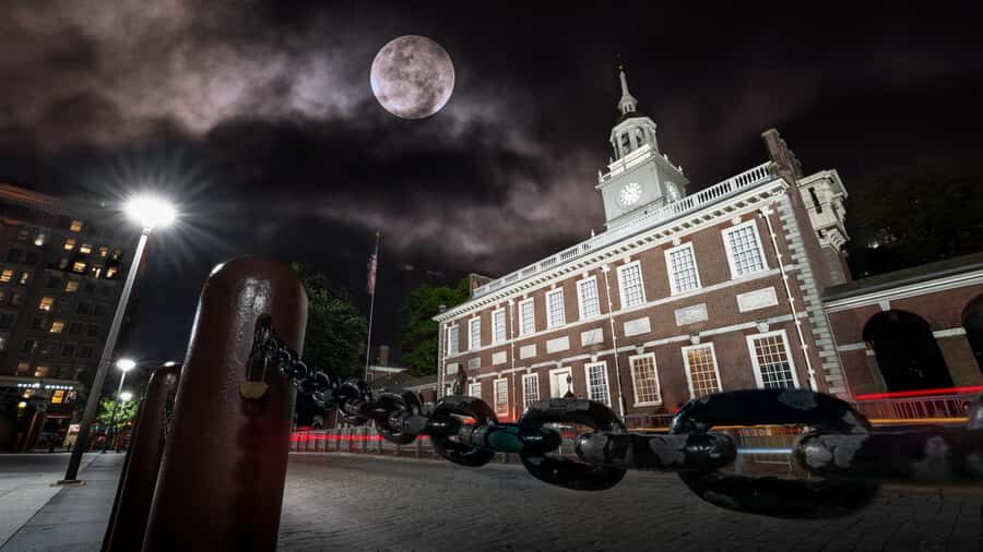 Philly Ghosts: Phantoms of Philadelphia Tour - Meeting at Washington Square: the easiest start point in Philly