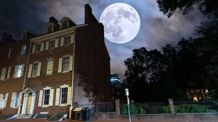 Philly Ghosts: Phantoms of Philadelphia Tour - The storytelling style: true accounts, expert guidance, and your best strategy