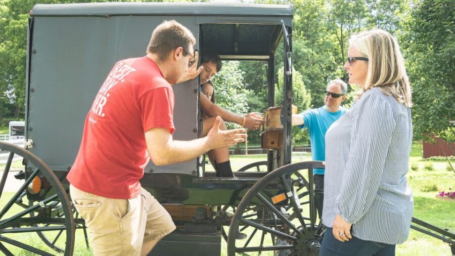 Private Lancaster County Amish Tour from Philadelphia - The buggy ride: your time-control moment in Amish country