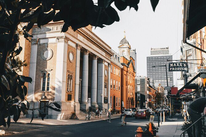 Self-Guided Philadelphia Scavenger Hunt: People Who Made America - Chinatown to the Constitution Center: Stop-by-Stop What You’ll Notice