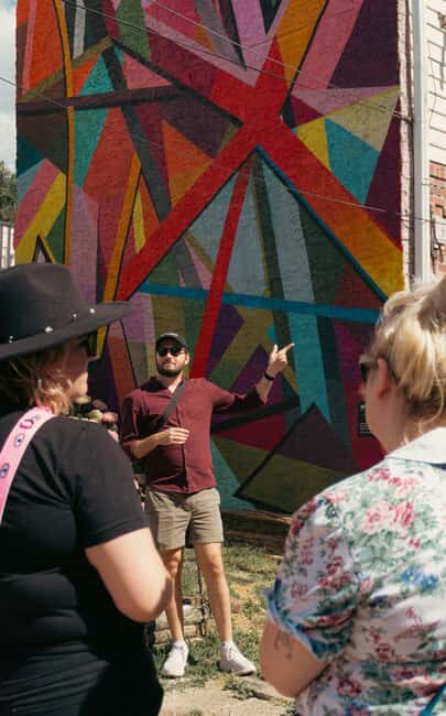 South Philadelphia: Its Always Sunny Walking Tour - South Street passes: following The Gang without the tourist detours