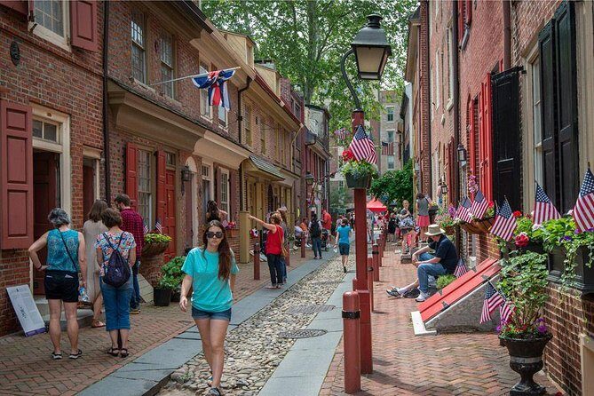 True Crime Philadelphia and History Tour - Betsy Ross and Elfreth’s Alley: Colonial Philadelphia Without the Museum Ceiling